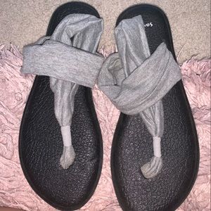 Sanuk sandals